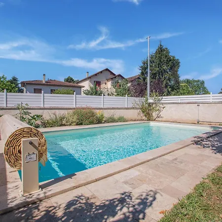 Holiday Home In Bergerac With Private Pool, Cleaning Included Prázdninový dům Bergerac