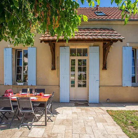 Holiday Home In Bergerac With Private Pool, Cleaning Included Бержерак
