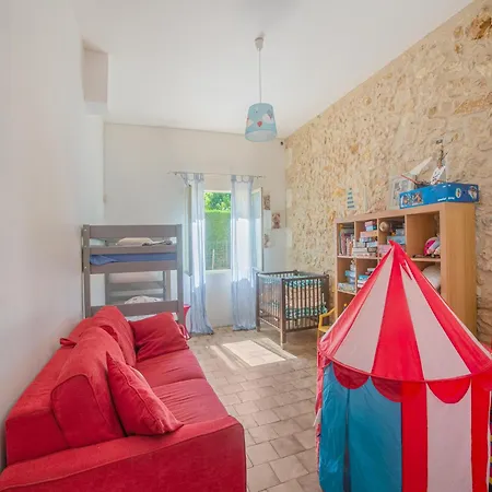 Holiday Home In Bergerac With Private Pool, Cleaning Included Prázdninový dům *